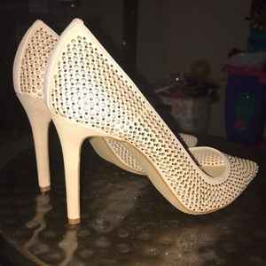 Vince Camuto bejeweled nude pumps size 8